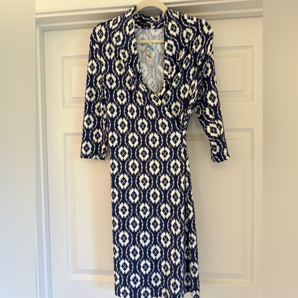 J. McLaughlin Navy and White Geometric Long Sleeve Dress